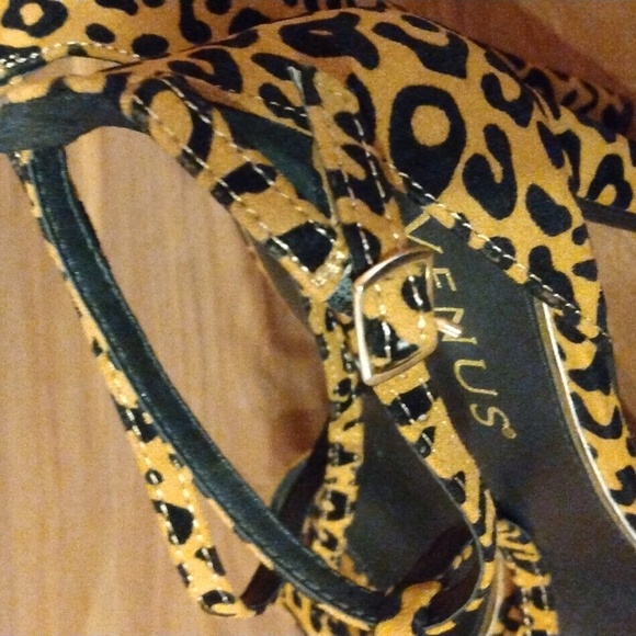 Venus Heels - Picture 6 of 7